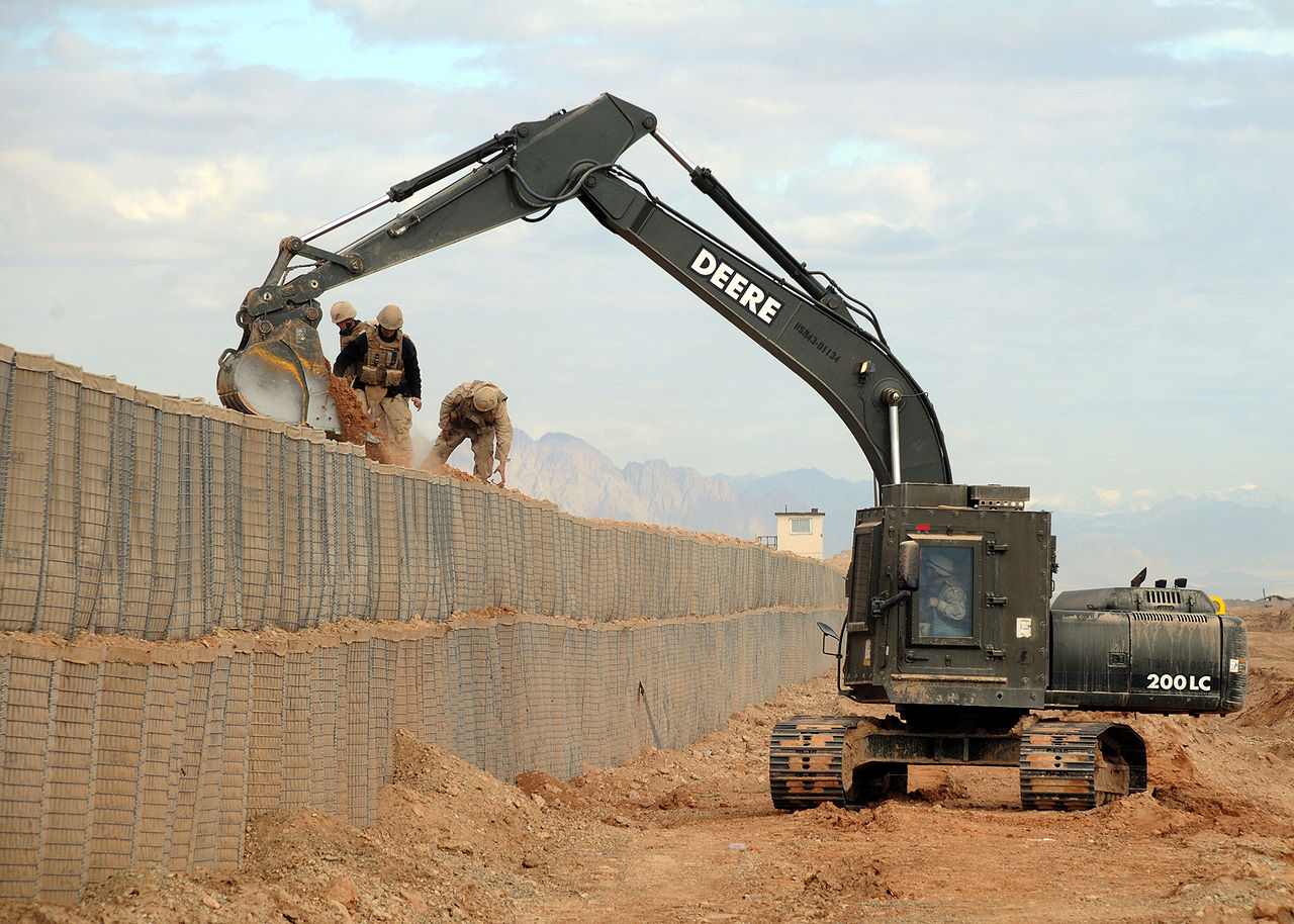 1280px-up-armored_excavator_in_afghanistan