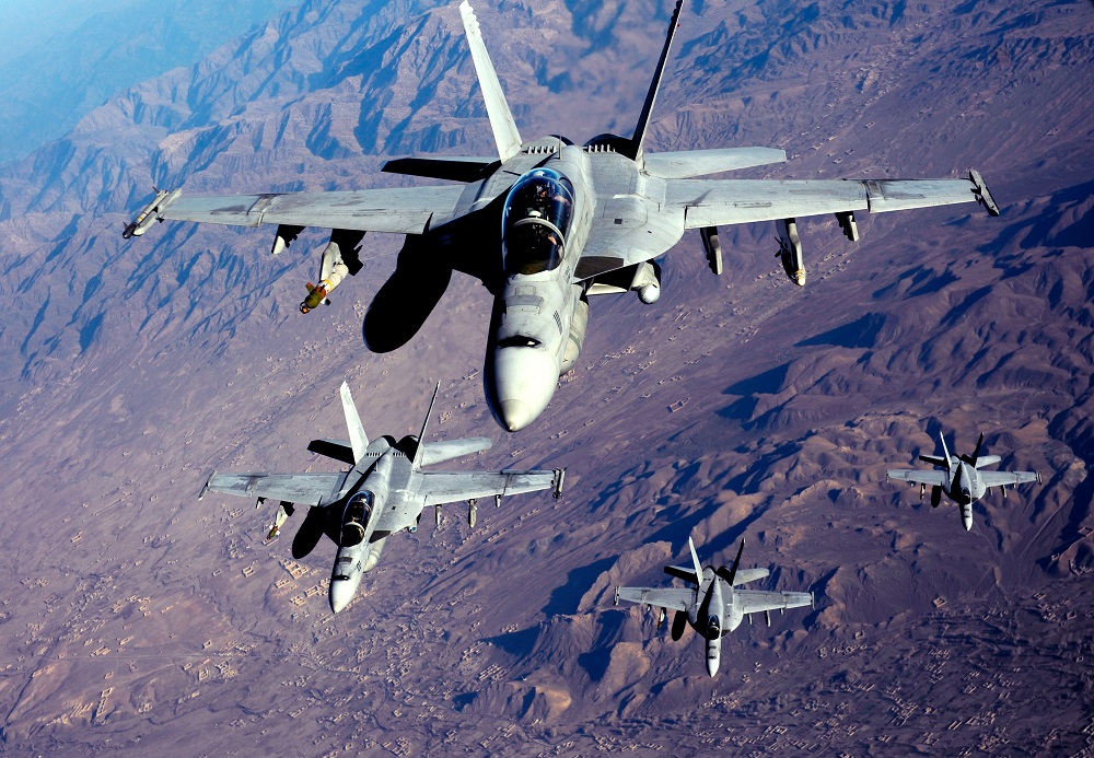 f-18s_are_refueled_in_afghanistan