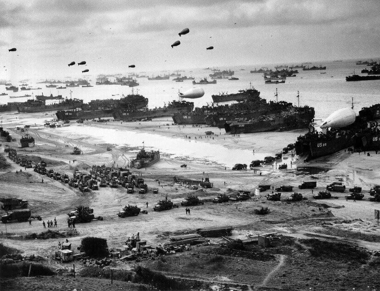 Нормандия в июне. Нормандия 6 июня 1944. Высадка в Нормандии. Высадка десанта в Нормандии в 1944. Открытие второго фронта в Нормандии 1944.