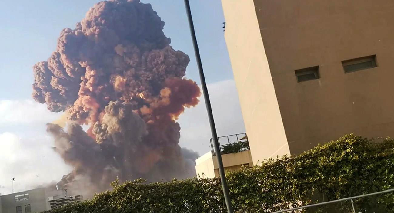 Здание посольства России пострадало от взрыва в Бейруте